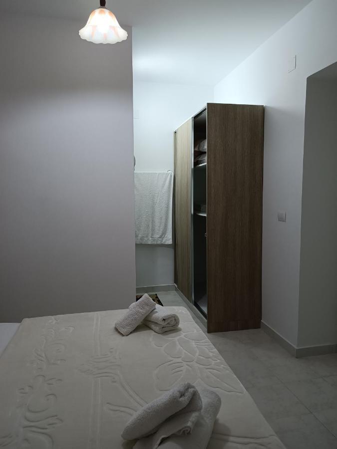 Eljos House Permet 호텔 외부 사진