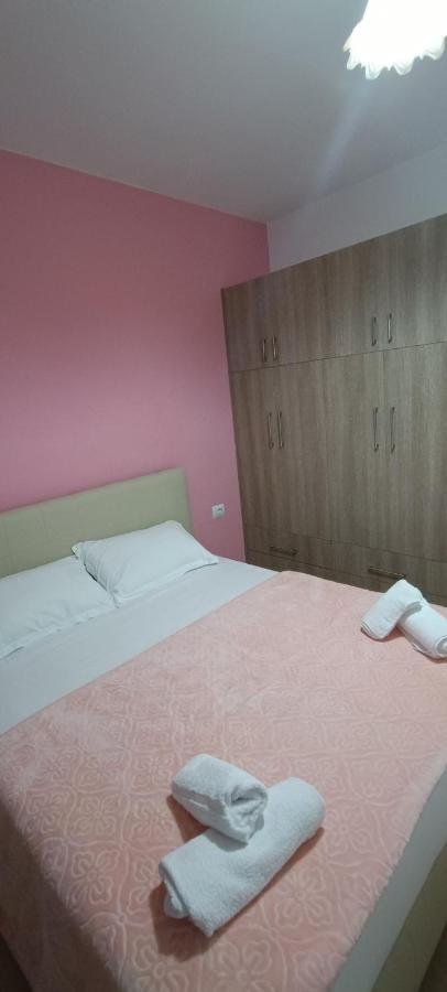 Eljos House Permet 호텔 외부 사진