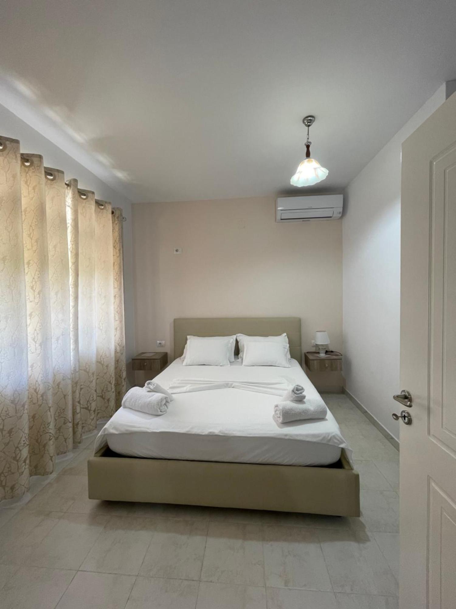 Eljos House Permet 호텔 외부 사진